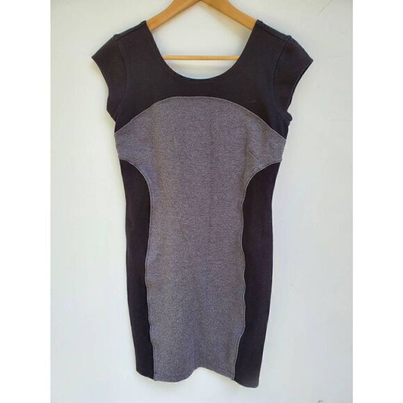Athleta Women's Illusion Pullover Stretchy Black Gray Dress Size Small - Picture 2 of 4